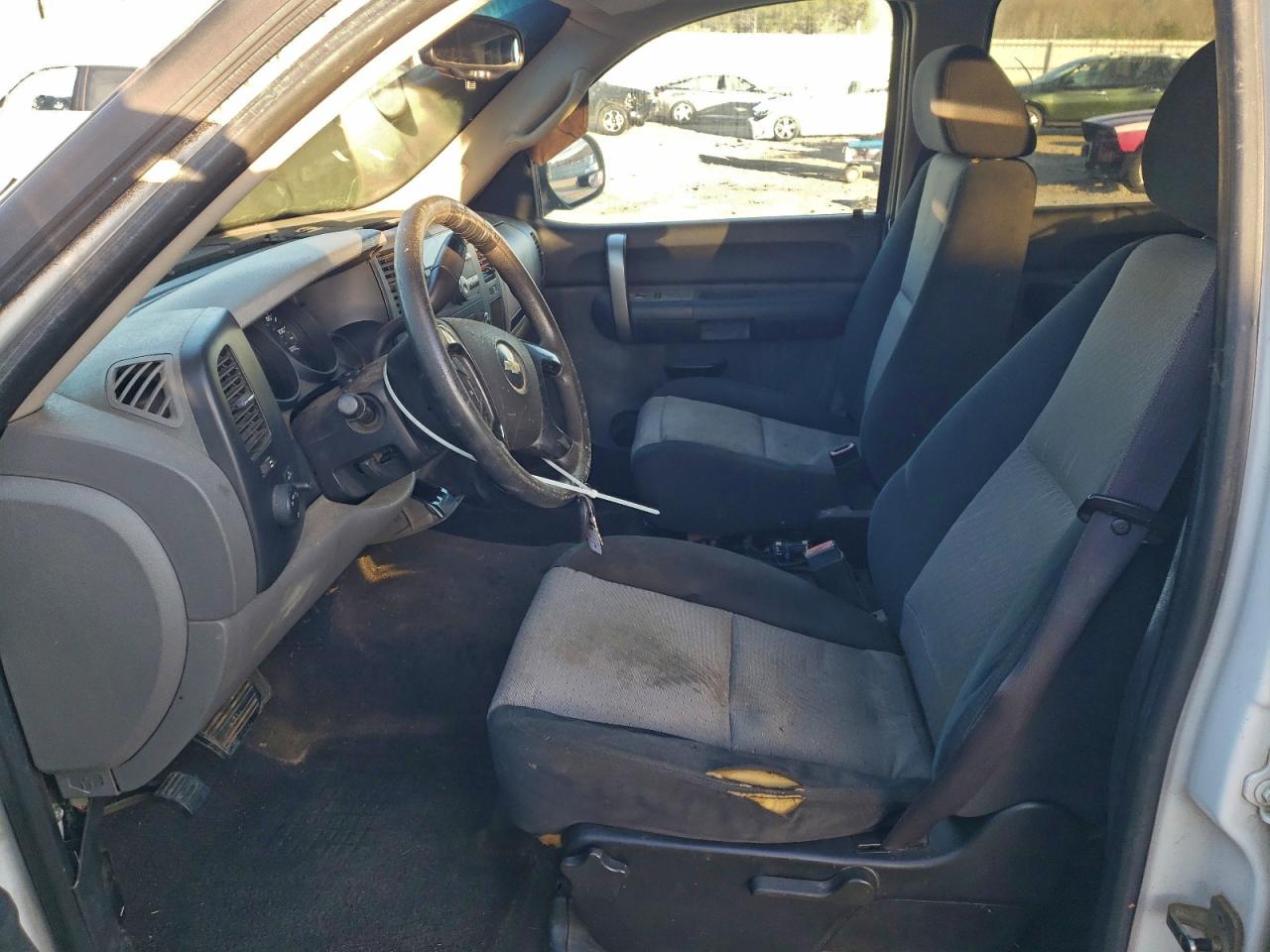 Chevrolet Silverado C1500 Image 12