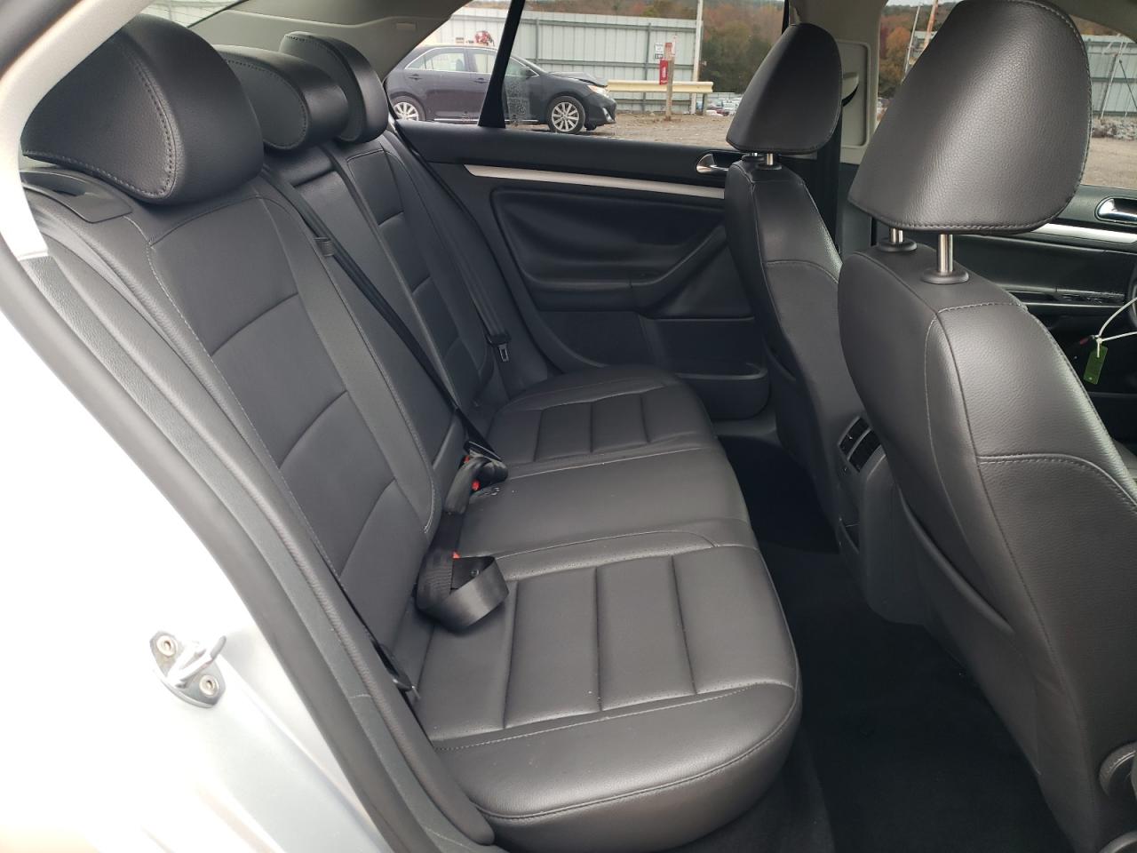 Volkswagen Jetta Se Image 8