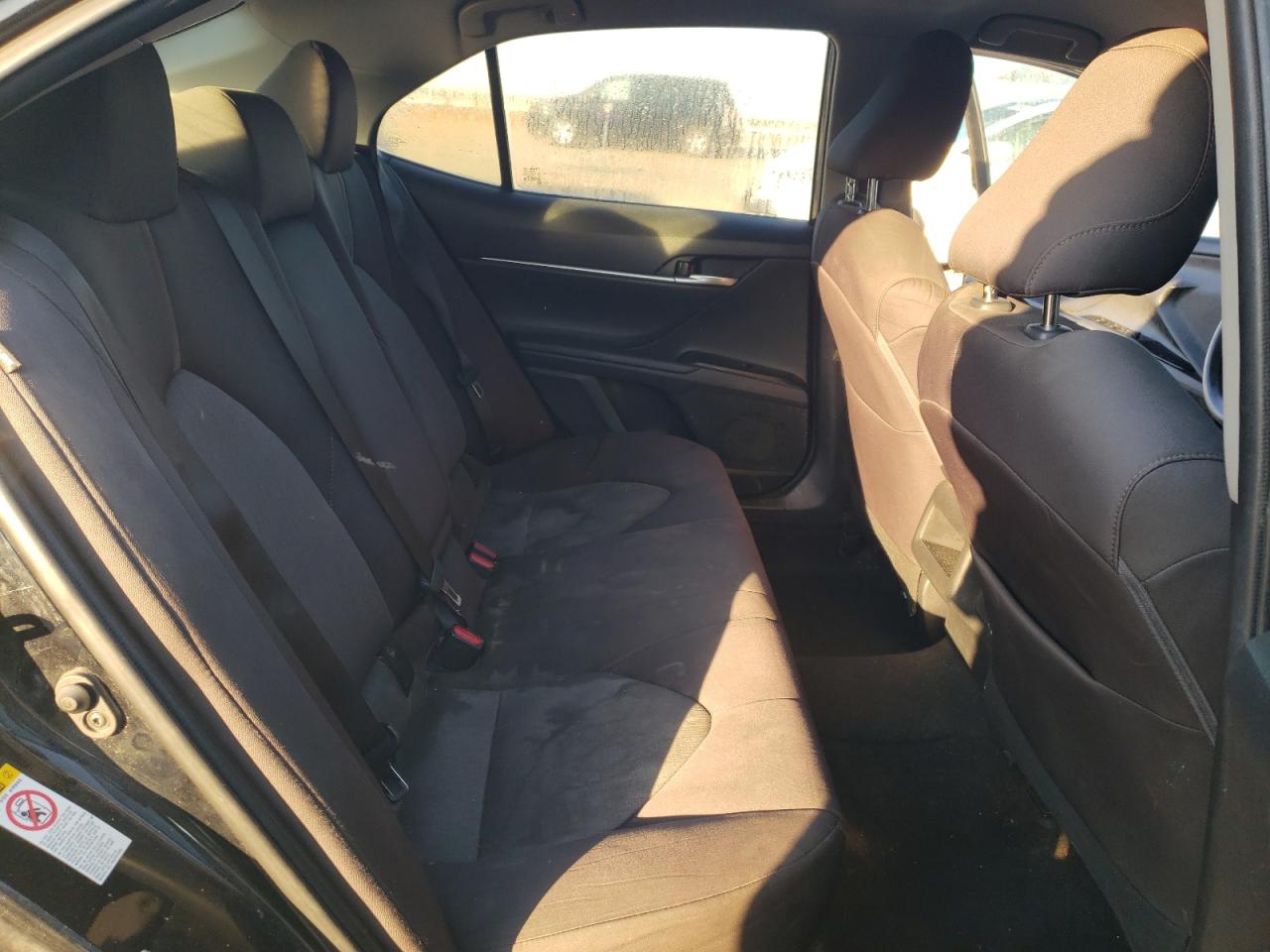 Toyota Camry L Image 5