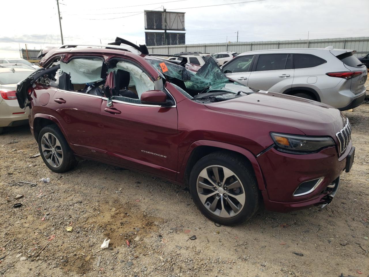 Jeep Cherokee Overland Image 9