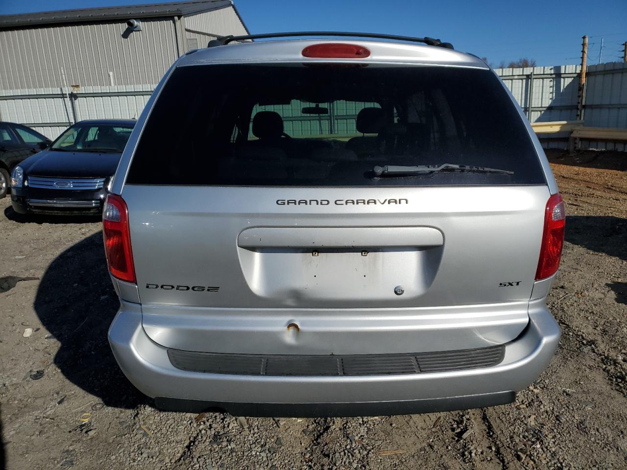 Dodge Caravan Sxt Image 4