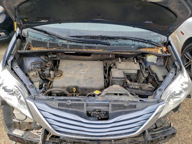 Toyota Sienna Le Image 11