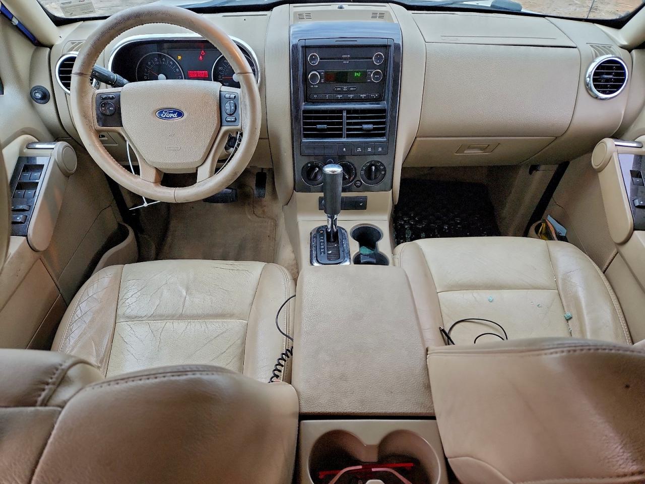 Ford Explorer Xlt Image 3