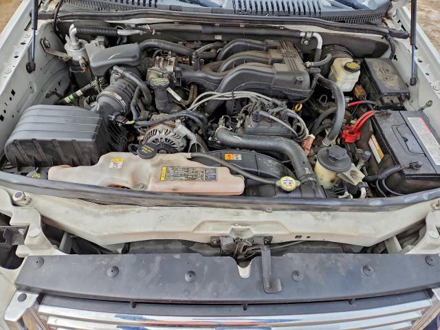 Ford Explorer Xlt Image 8