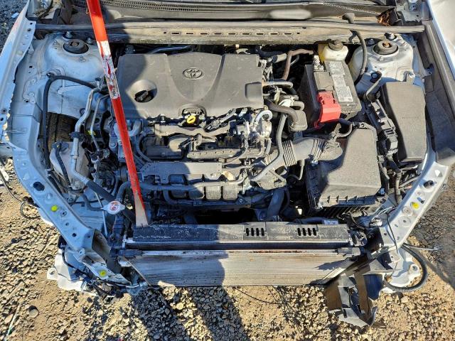 Toyota Camry Le Image 4