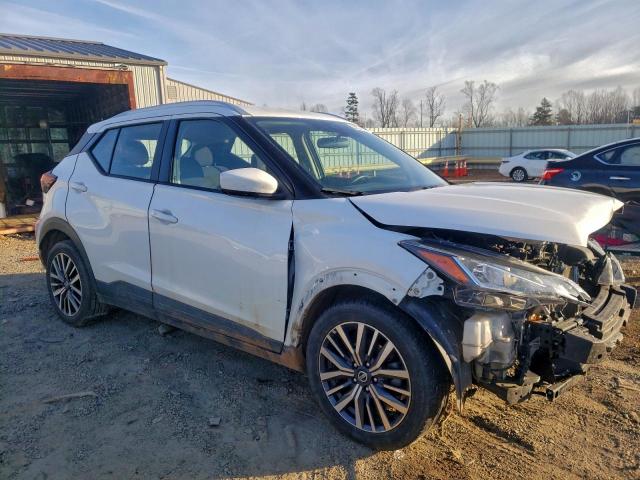 Nissan Kicks Sv Image 2