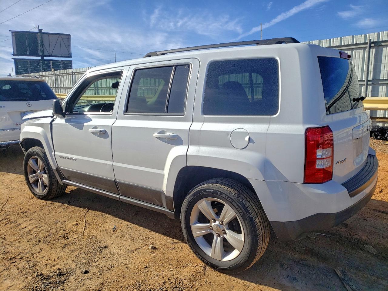 Jeep Patriot Latitude Image 9