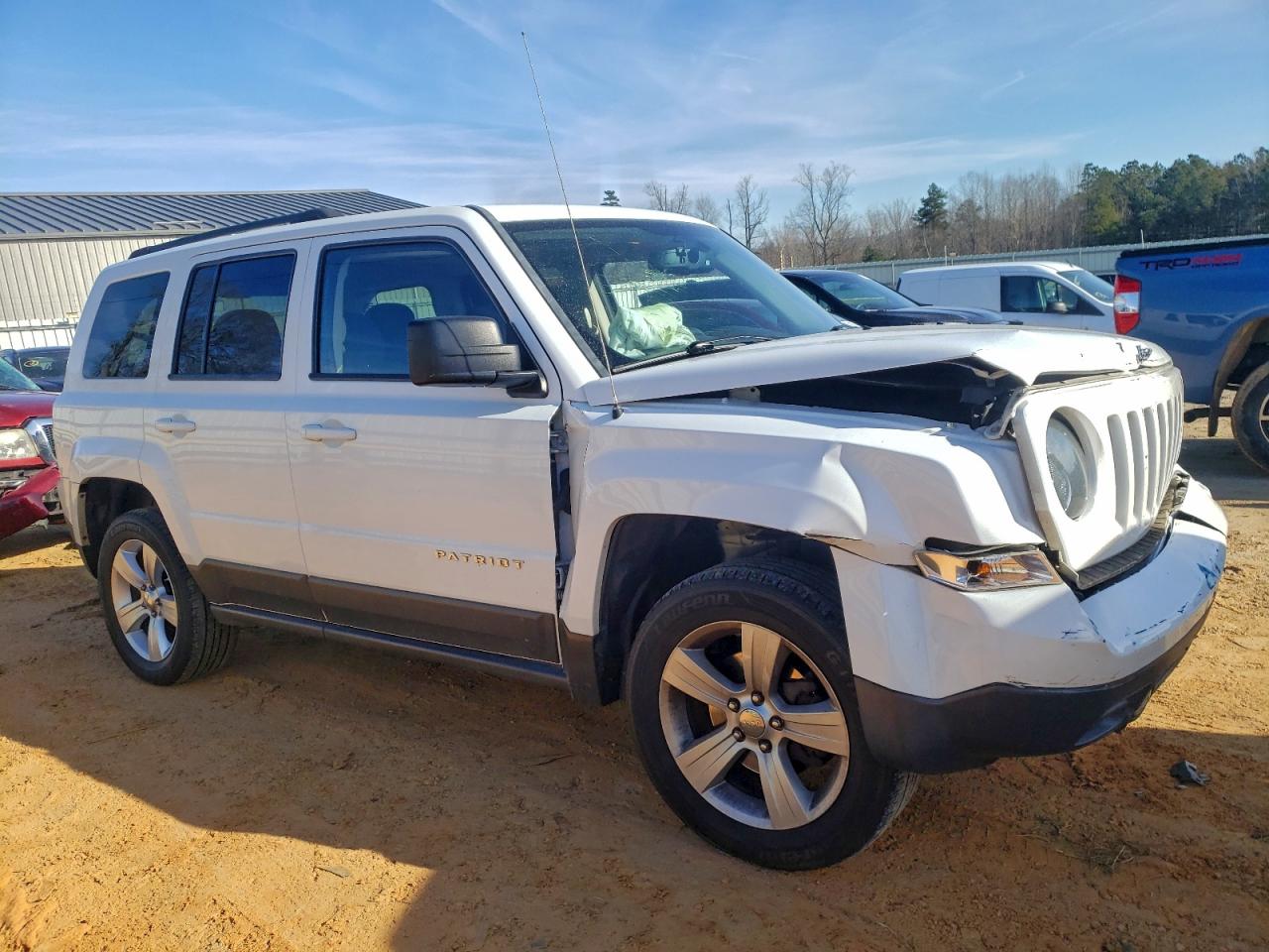 Jeep Patriot Latitude Image 6