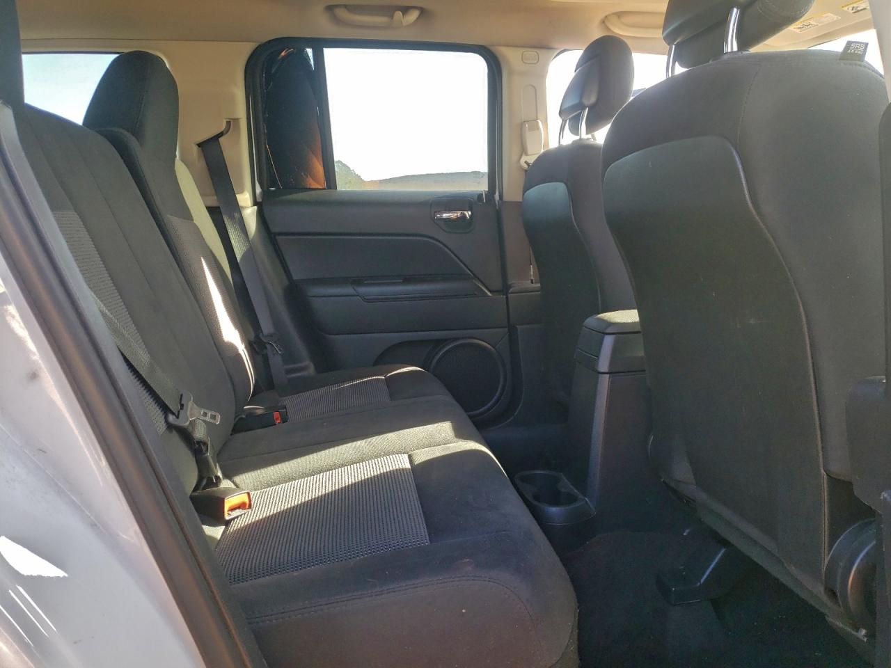 Jeep Patriot Latitude Image 10