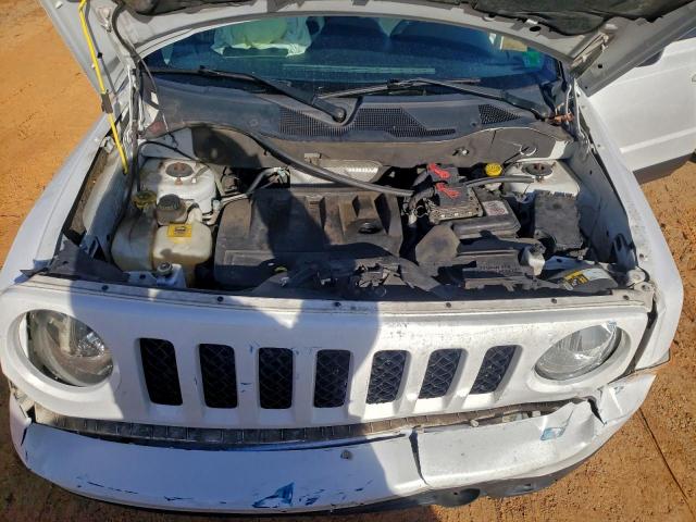 Jeep Patriot Latitude Image 11
