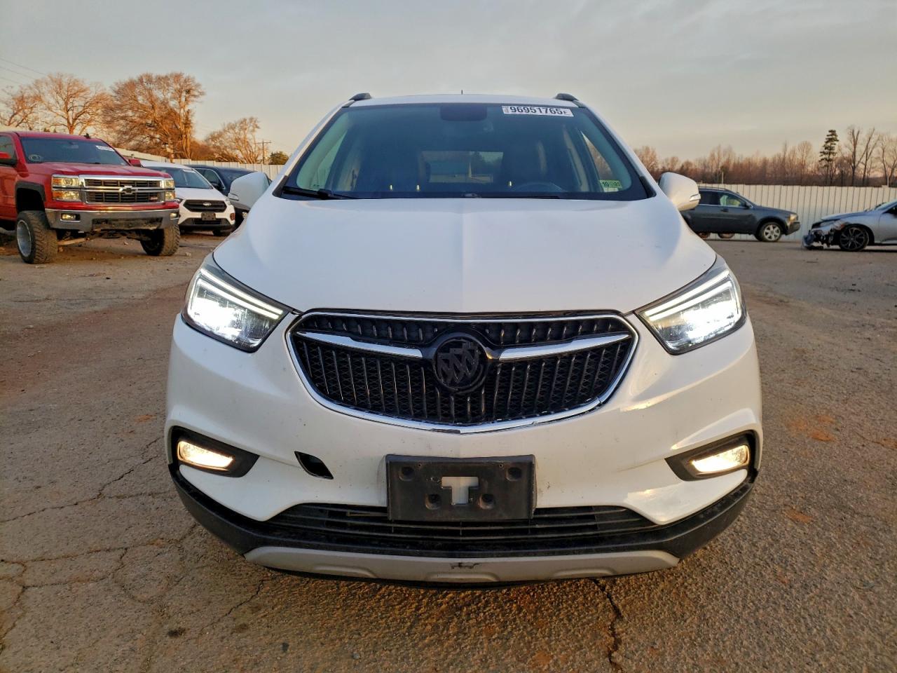 Buick Encore Essence Image 5