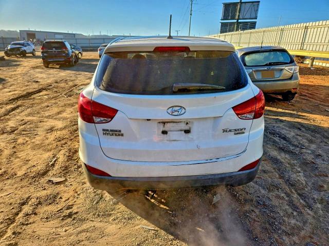 Hyundai TUCSON Gls Image 13