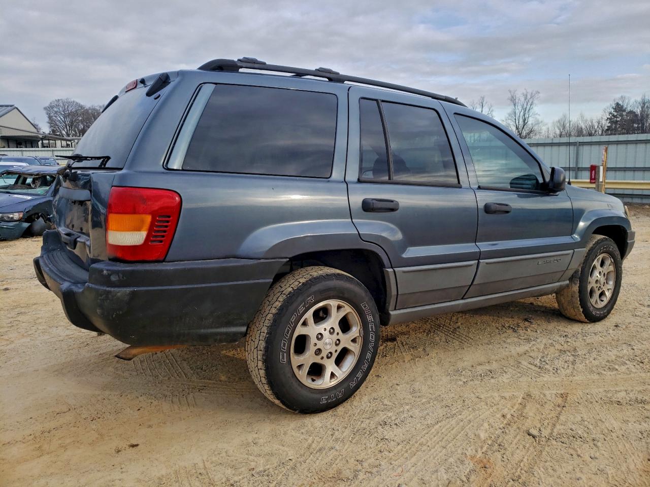 Jeep Grand Cherokee Laredo Image 2