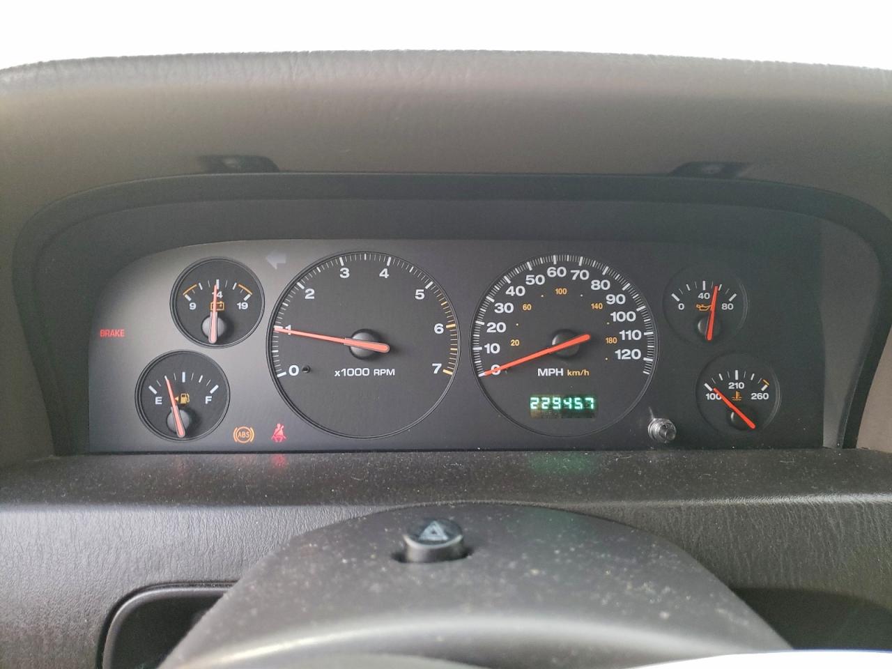 Jeep Grand Cherokee Laredo Image 8