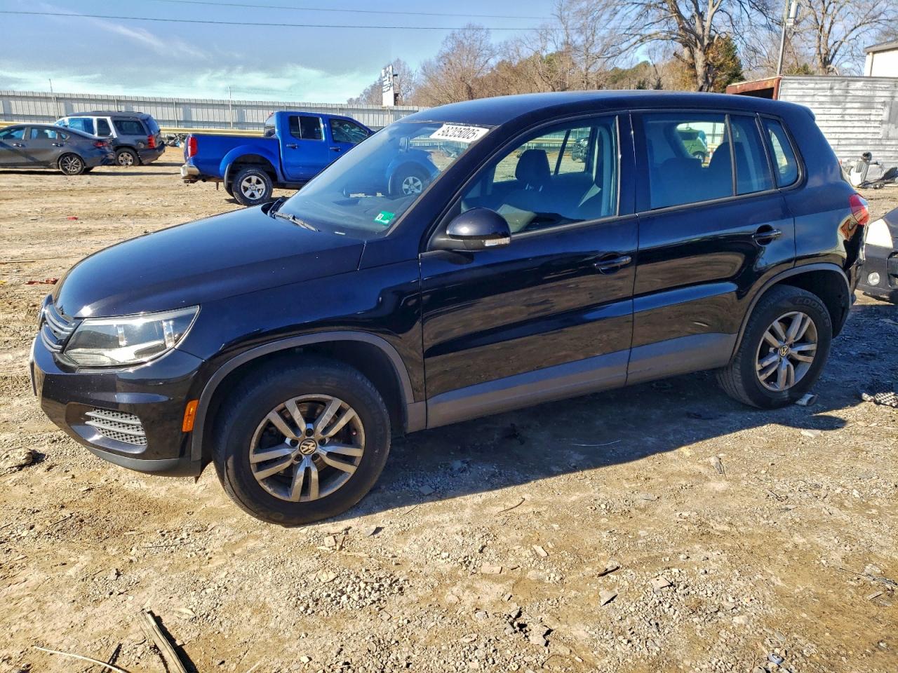 Volkswagen Tiguan S Image 1