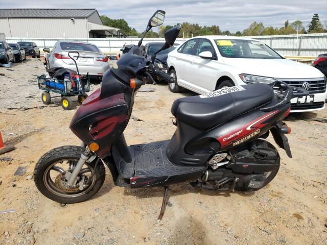 Huzh Scooter Image 2