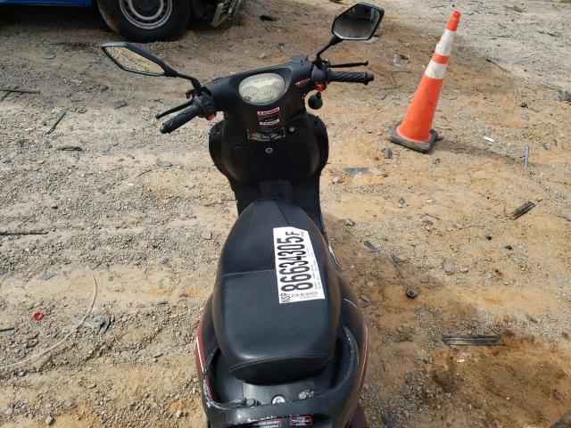 Huzh Scooter Image 6