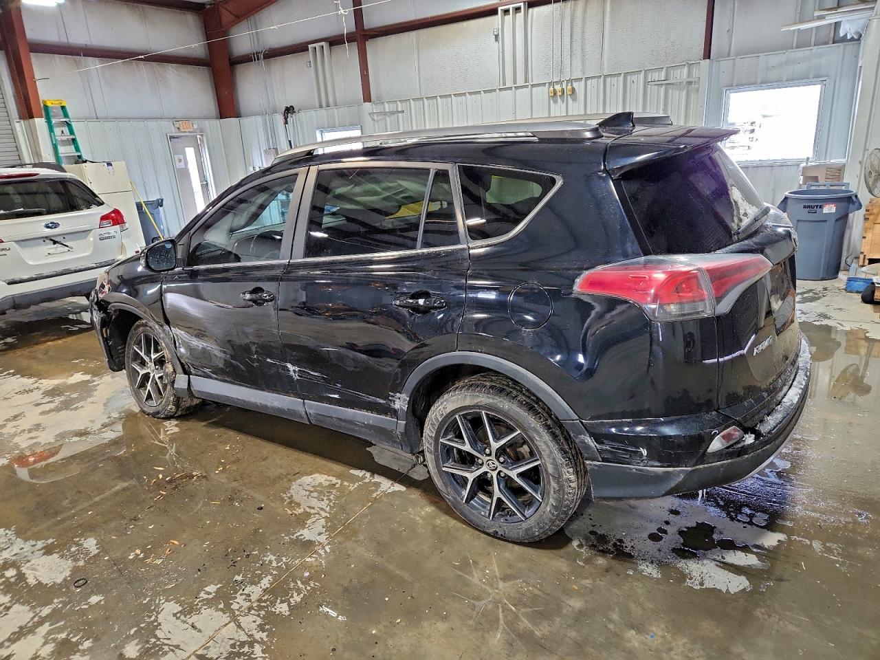 Toyota RAV4 Se Image 13