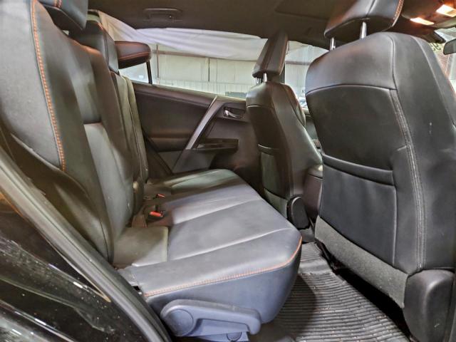 Toyota RAV4 Se Image 10