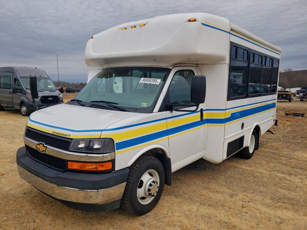 Chevrolet Express Image 2