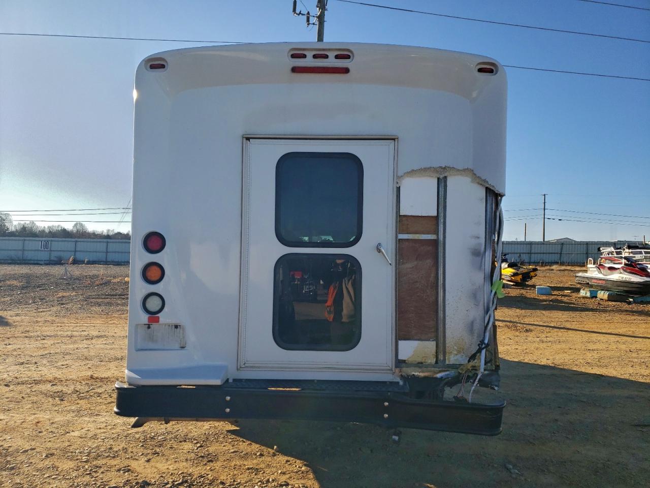 Chevrolet Express Image 5