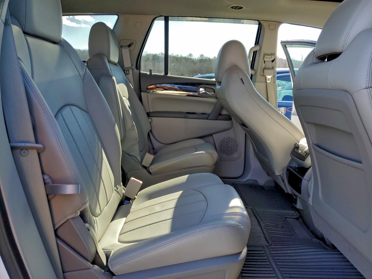 Buick Enclave Image 9
