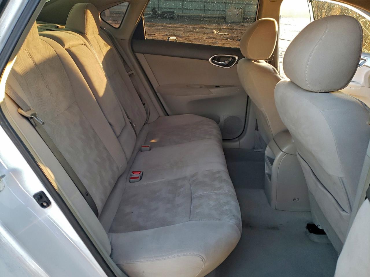 Nissan Sentra S Image 11