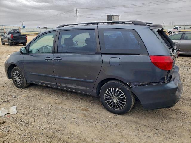 Toyota Sienna Ce Image 2