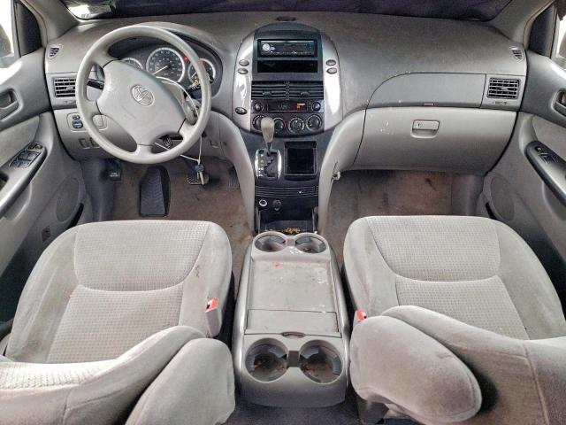 Toyota Sienna Ce Image 4