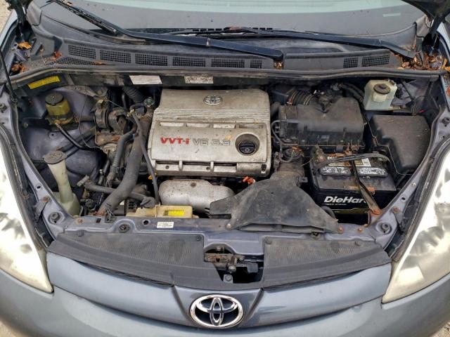 Toyota Sienna Ce Image 10