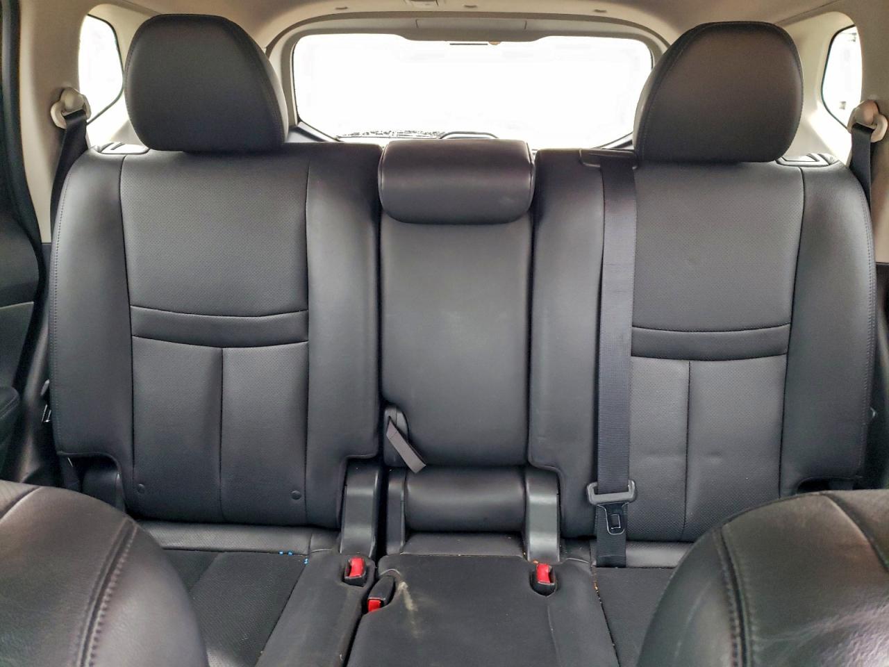 Nissan Rogue S Image 3