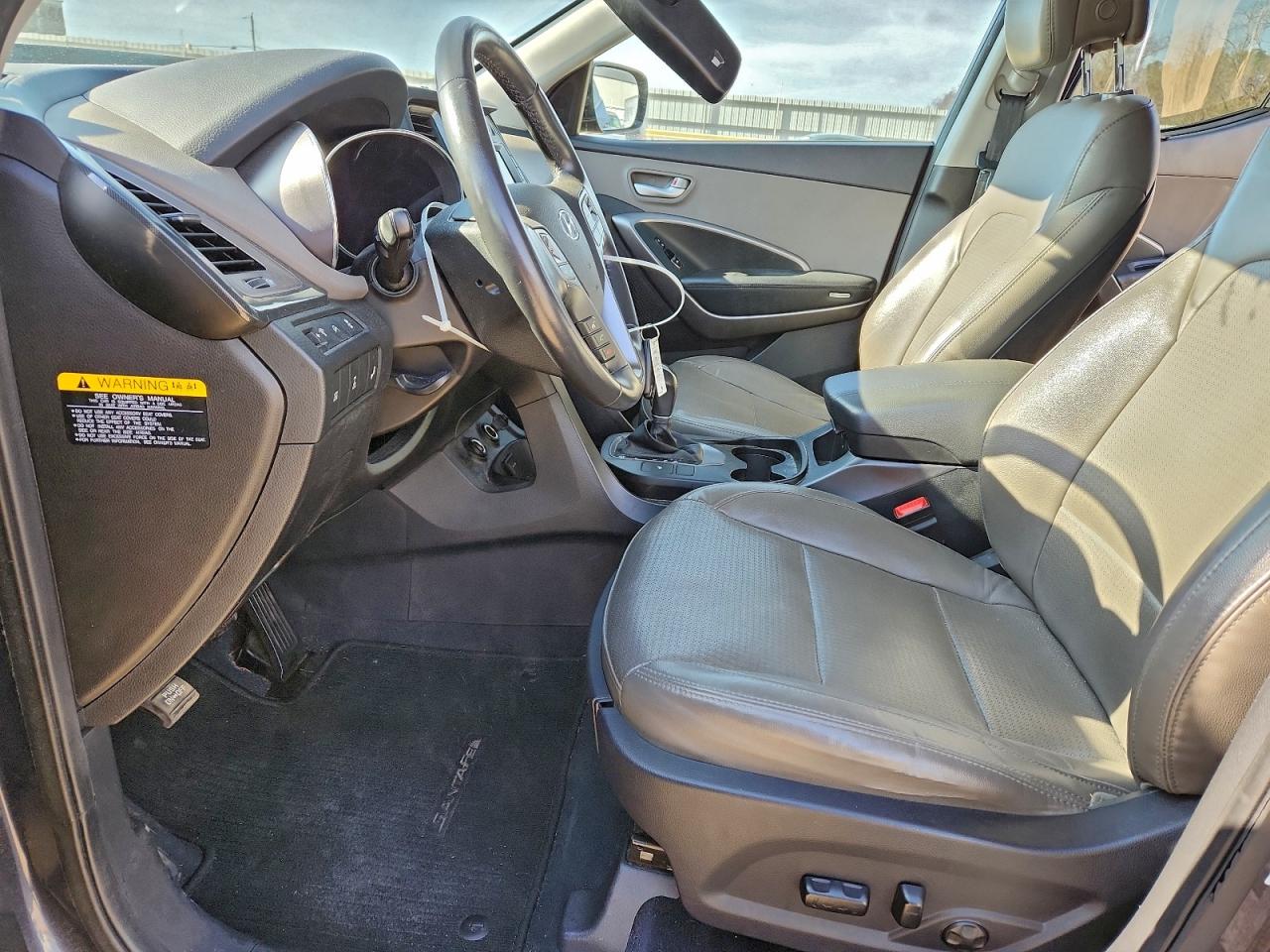 Hyundai SANTA FE Image 2