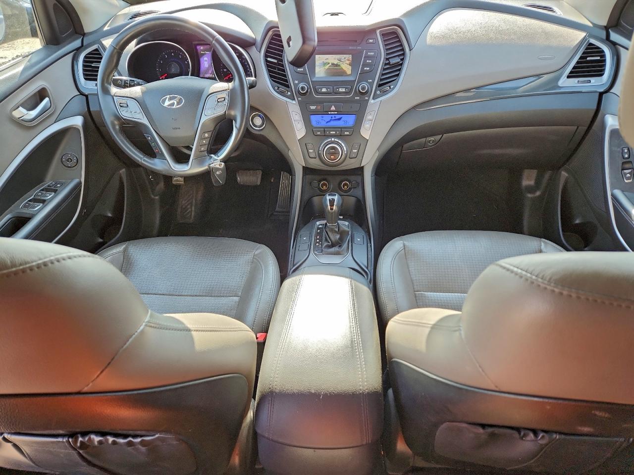 Hyundai SANTA FE Image 9