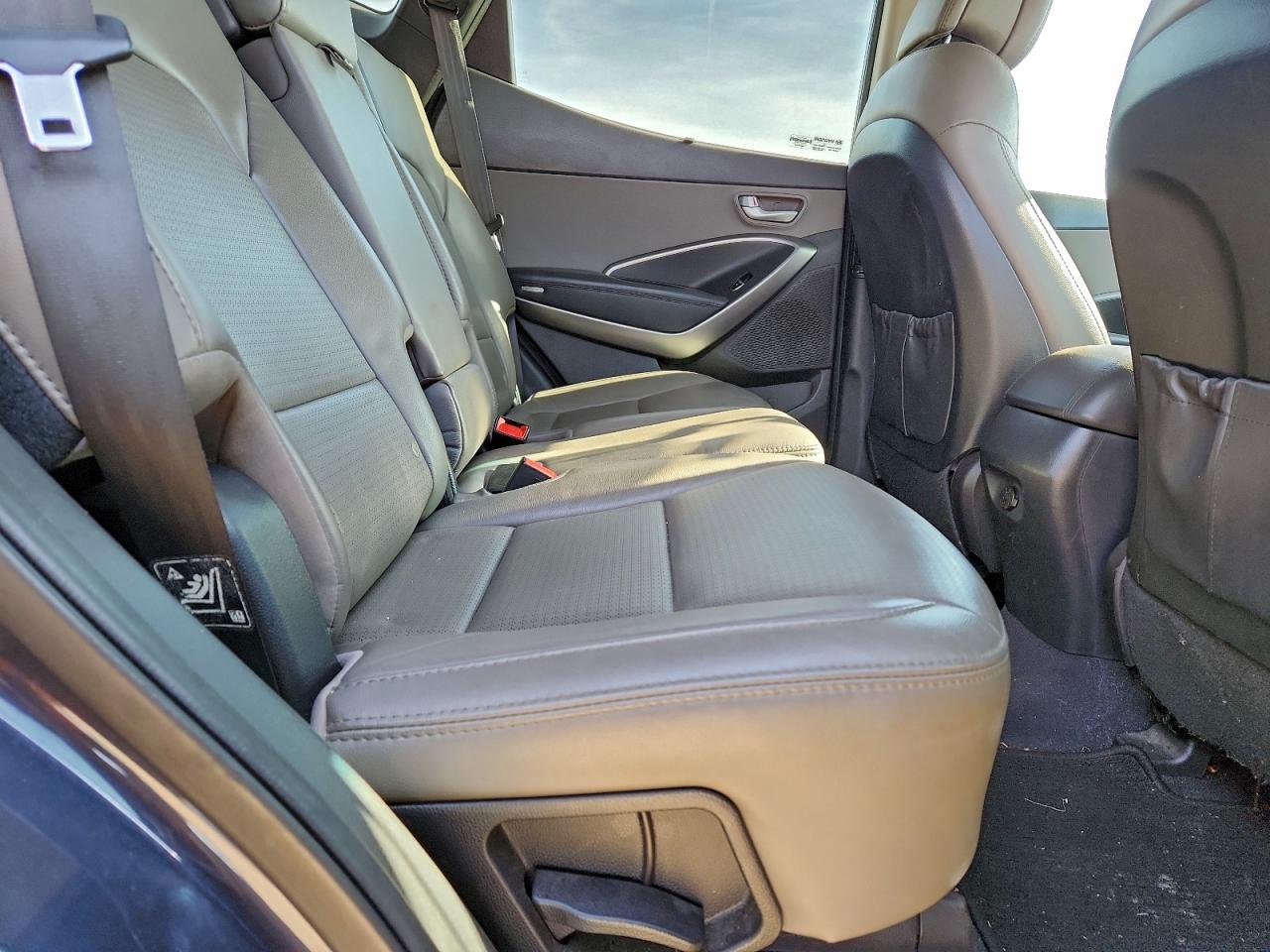 Hyundai SANTA FE Image 12