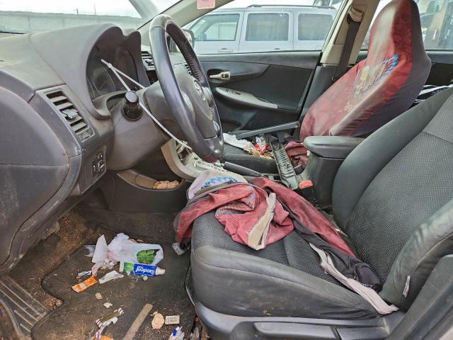 Toyota Corolla Base Image 12