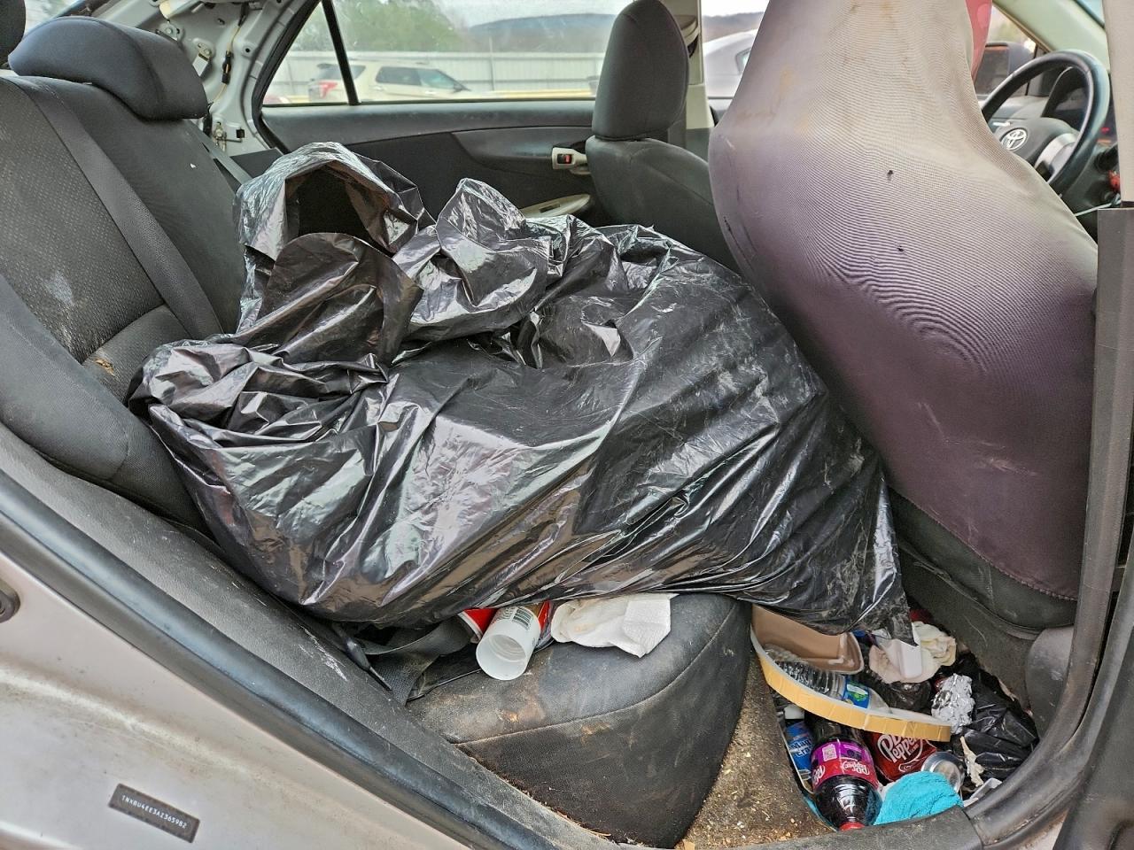 Toyota Corolla Base Image 6