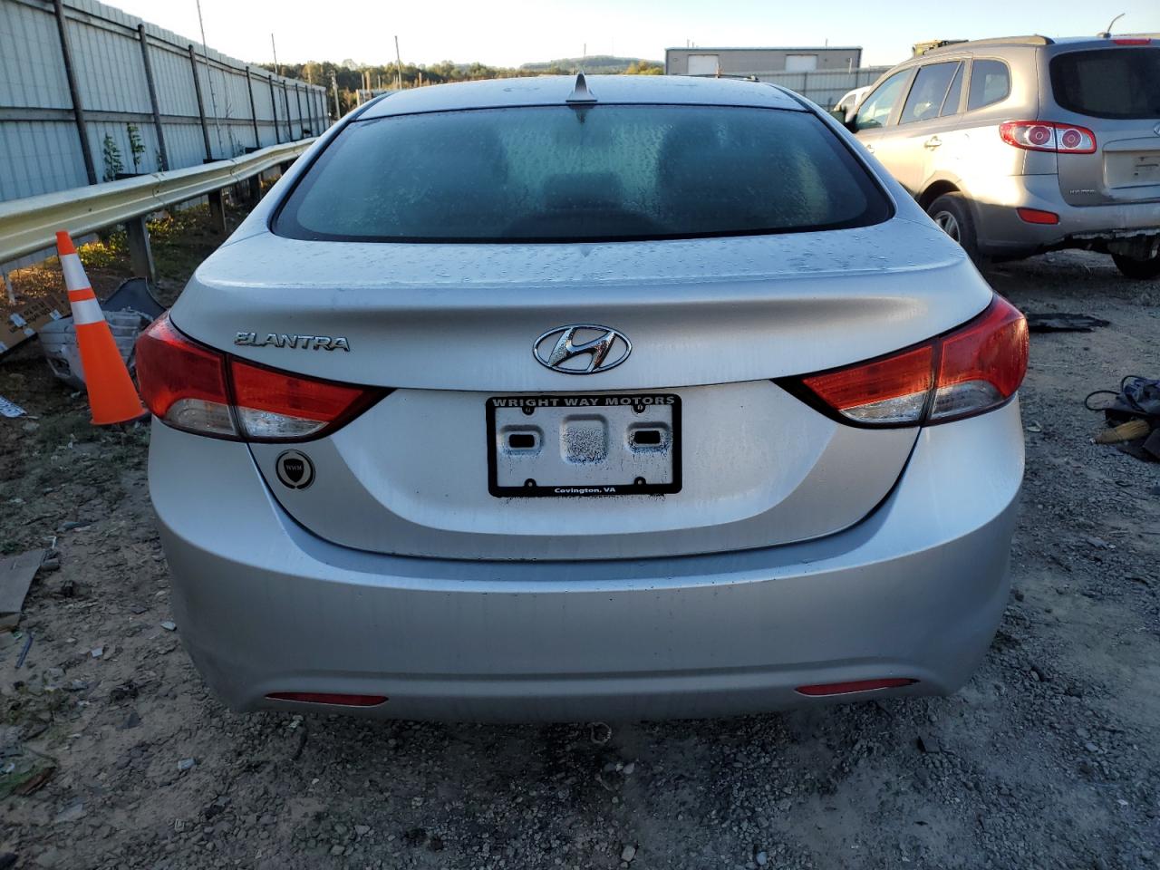 Hyundai ELANTRA Gls Image 3