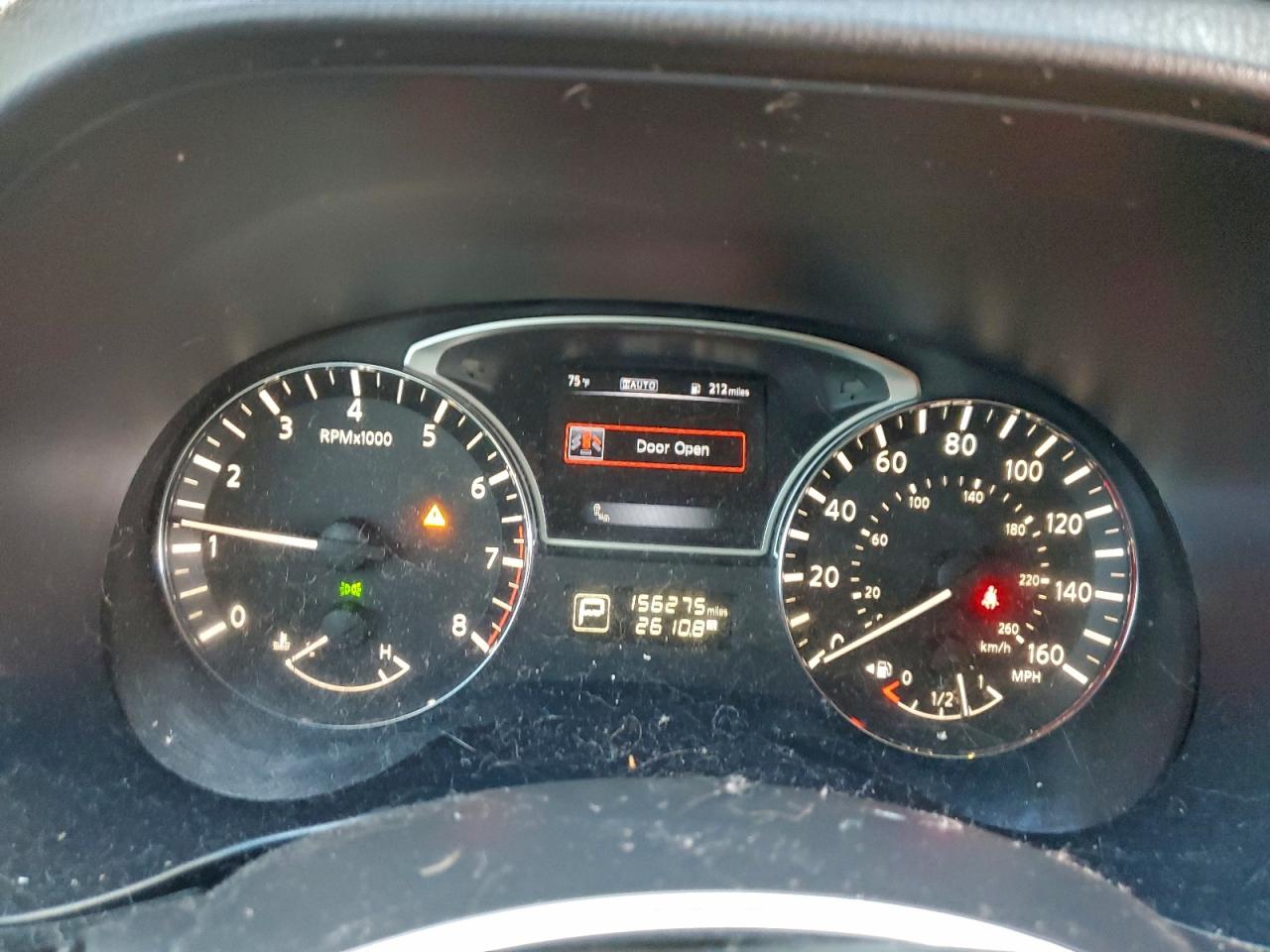 Nissan Pathfinder S Image 10