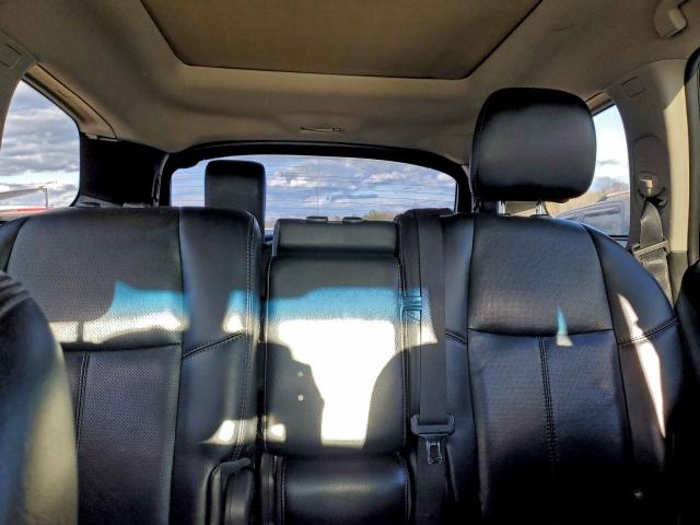 Nissan Pathfinder S Image 4