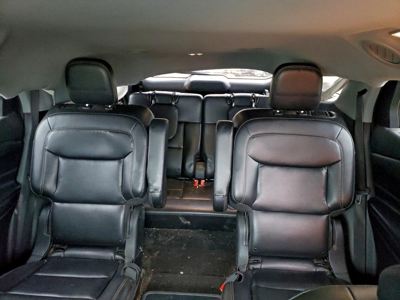 Ford Explorer Xlt Image 13