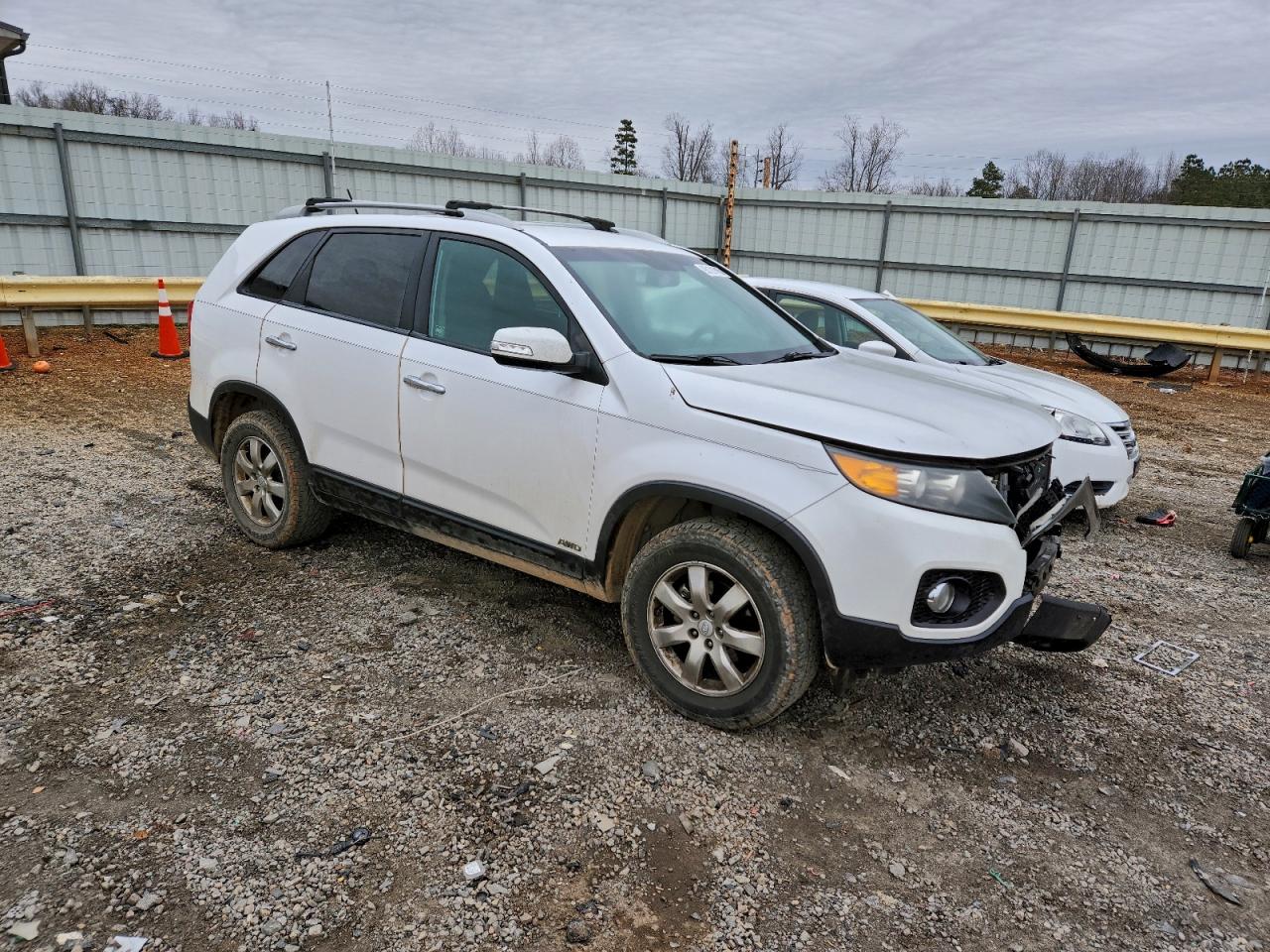 Kia Sorento Base Image 2