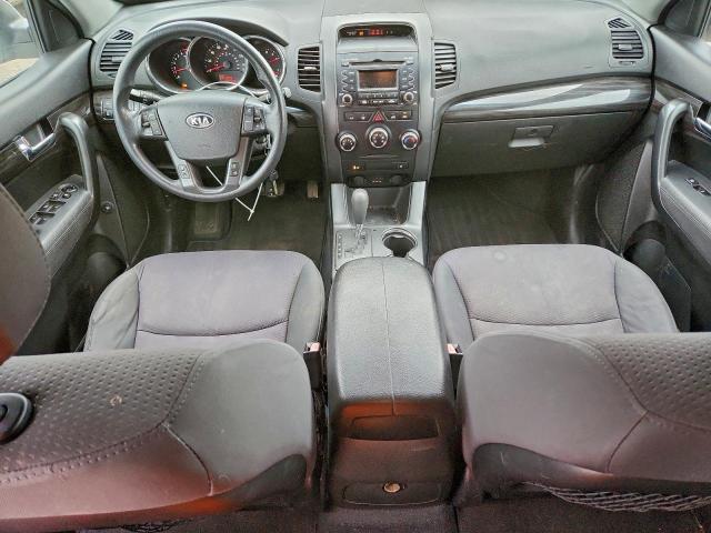 Kia Sorento Base Image 7