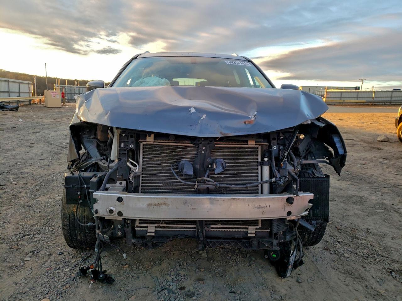 Nissan Pathfinder S Image 3