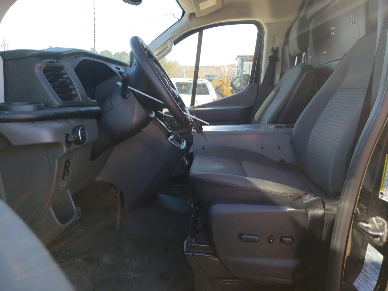 Ford Transit T-150 Image 6