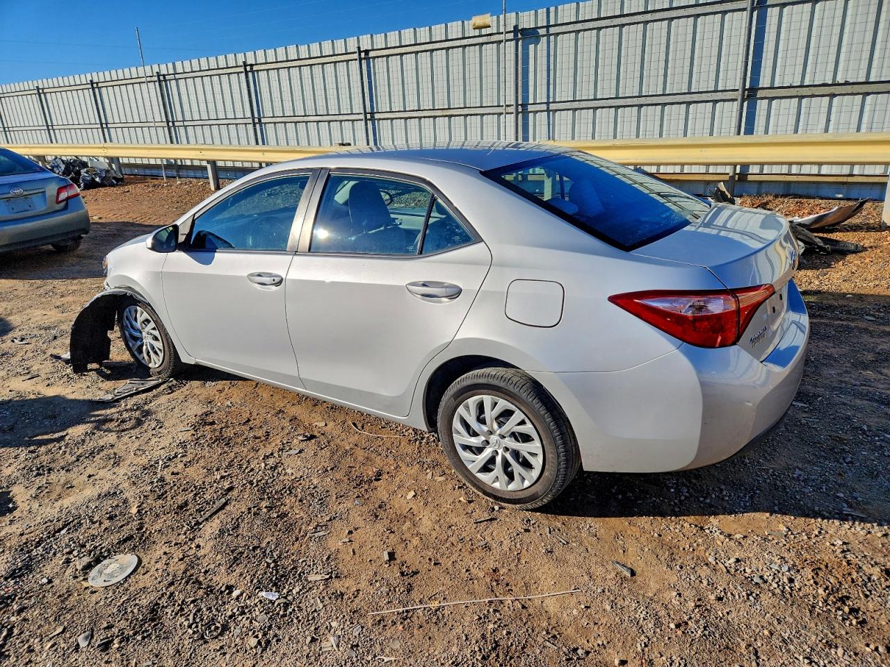 Toyota Corolla L Image 4