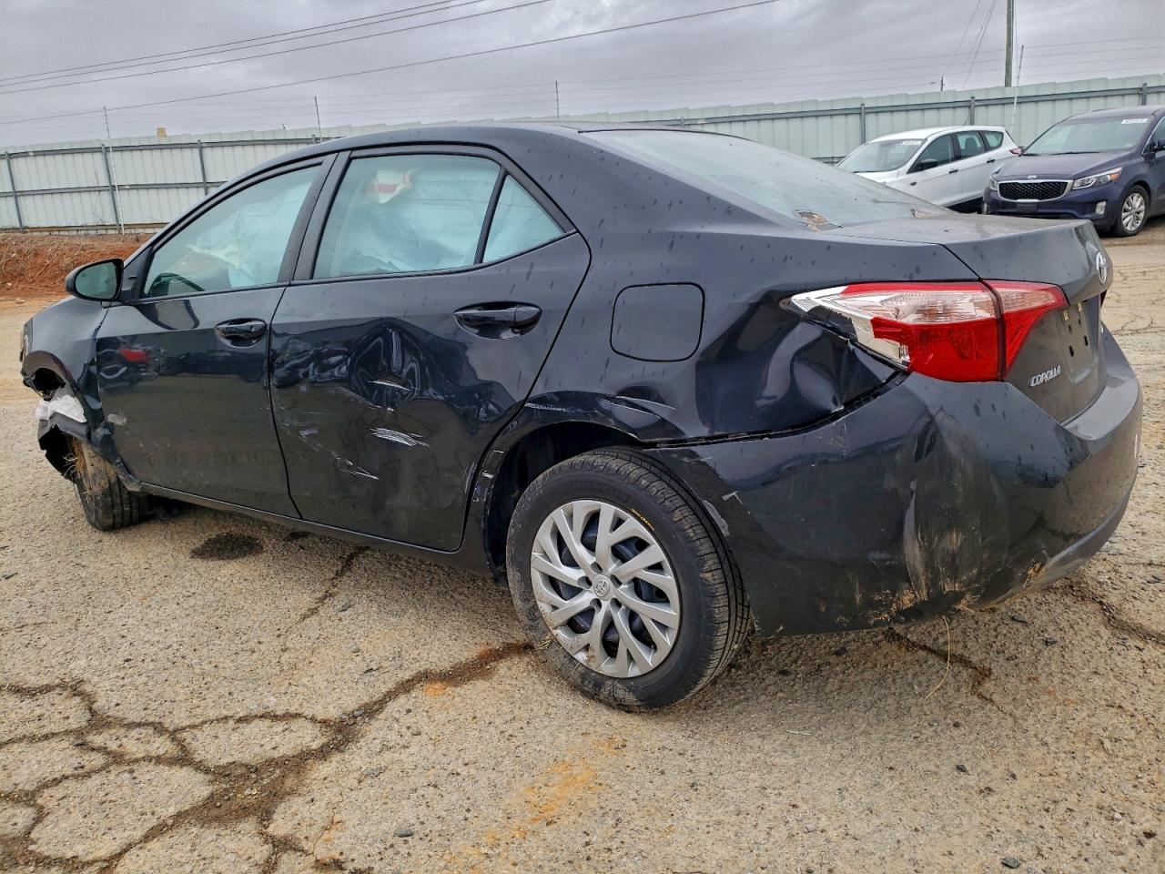 Toyota Corolla L Image 7