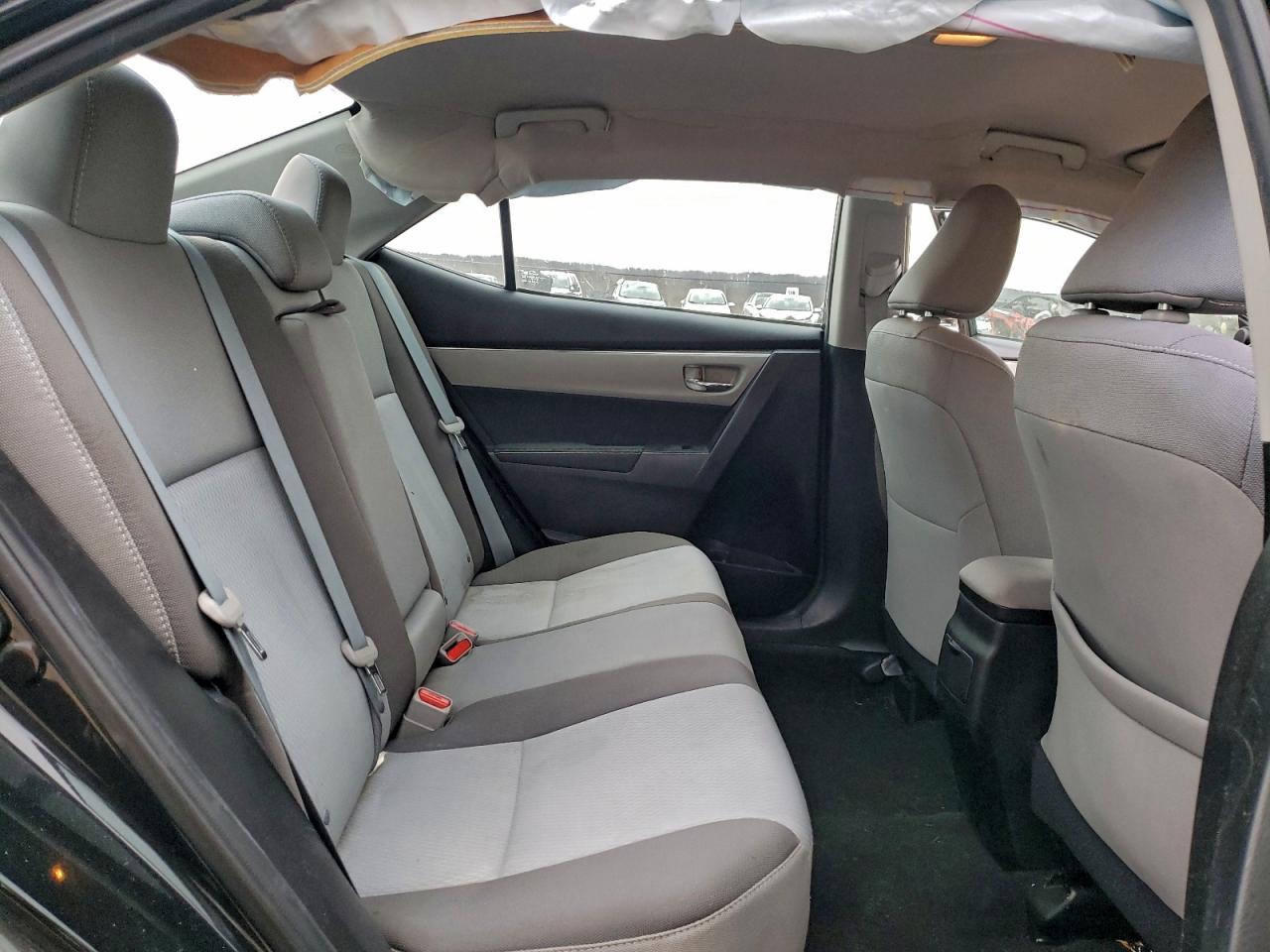 Toyota Corolla L Image 12