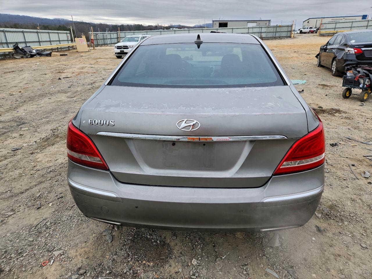 Hyundai Equus Signature Image 13
