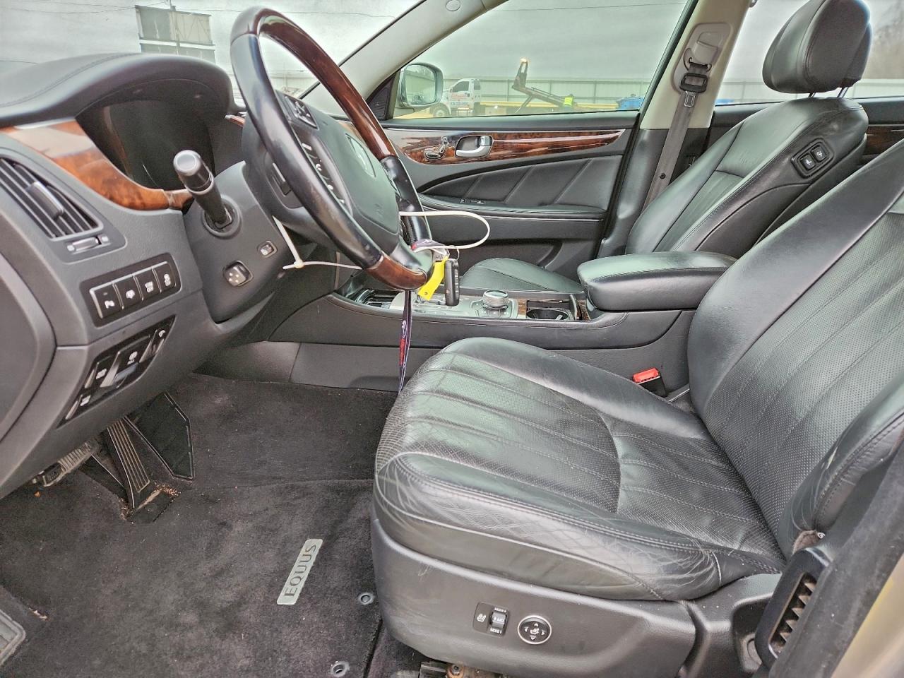 Hyundai Equus Signature Image 11