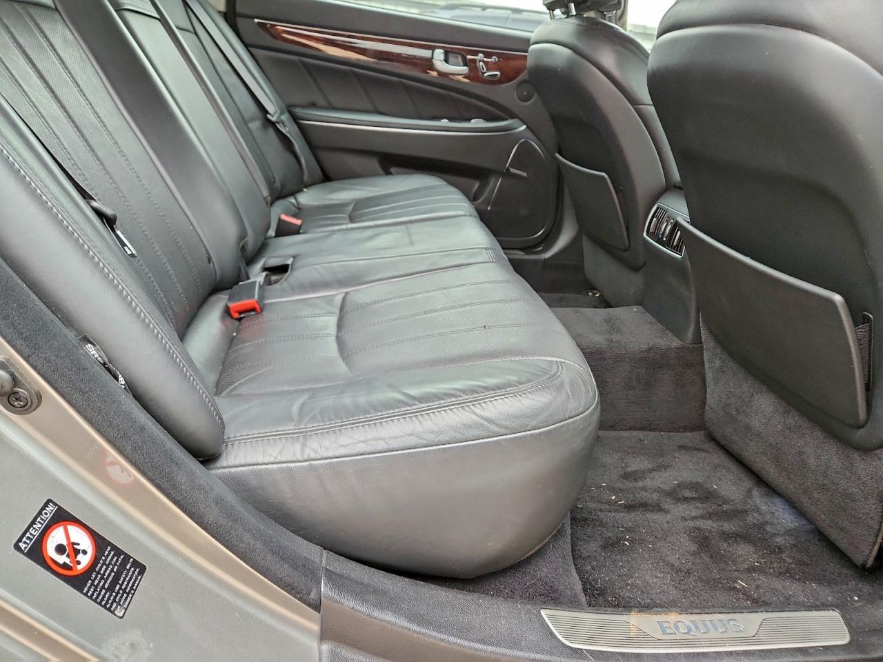 Hyundai Equus Signature Image 8